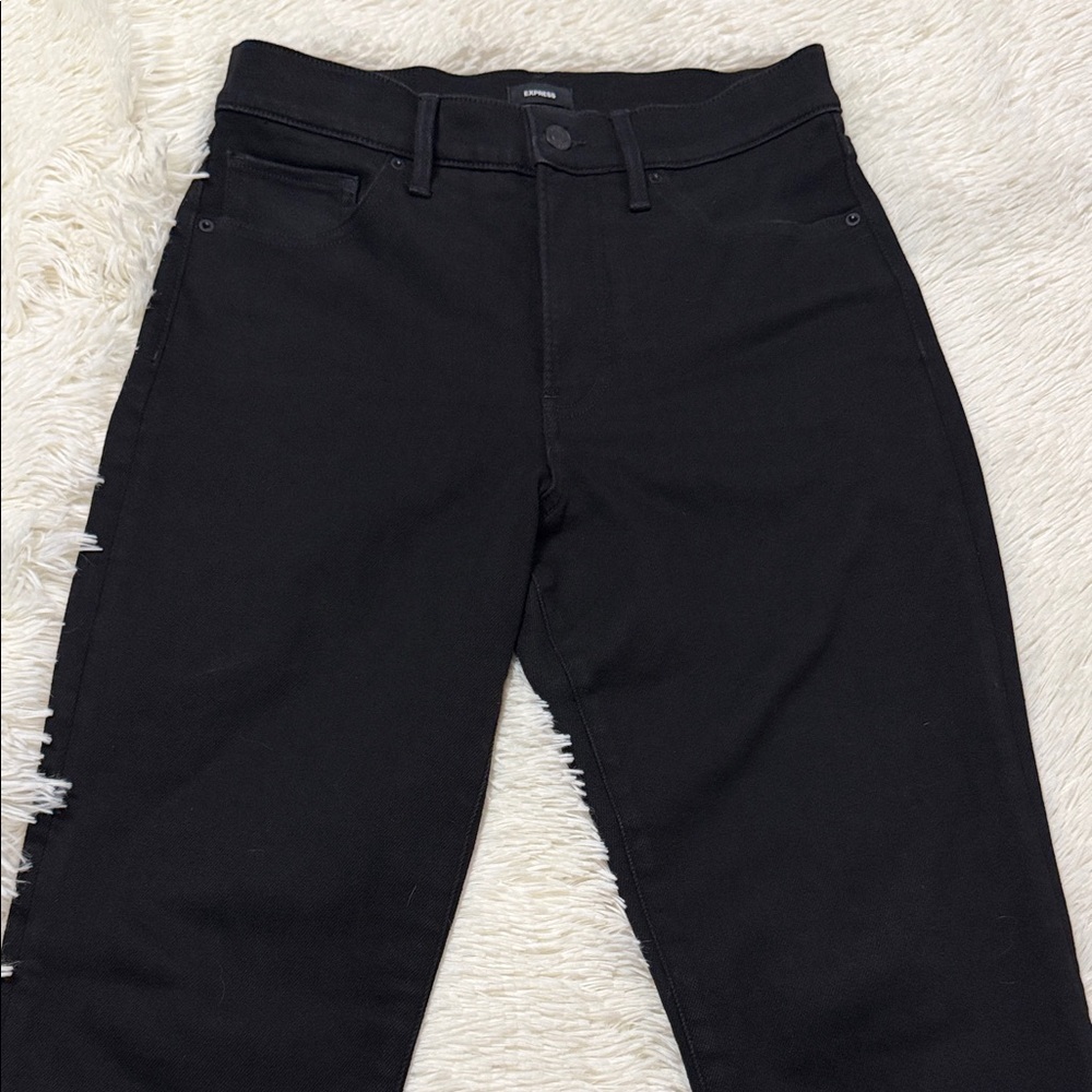 Express Women's Black 90’s Slim High Rise Jeans - Picture 3 of 5